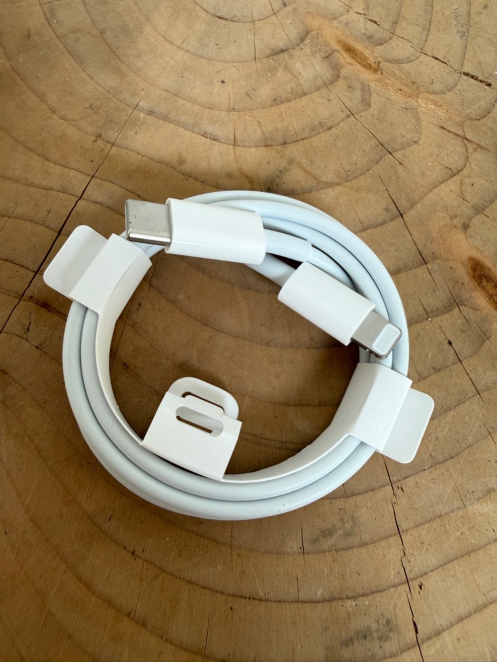 Apple AirPods Pro (1st Gen) Wireless Charging Case White Authentic A2083 A2084 - Picture 16 of 16